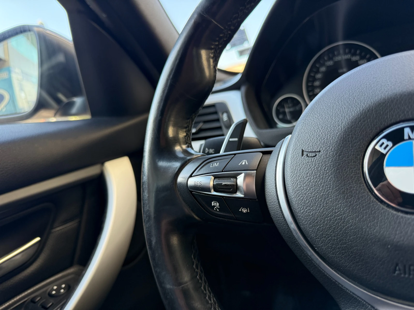 BMW 330 6  /XDrive 258.. | Mobile.bg   15