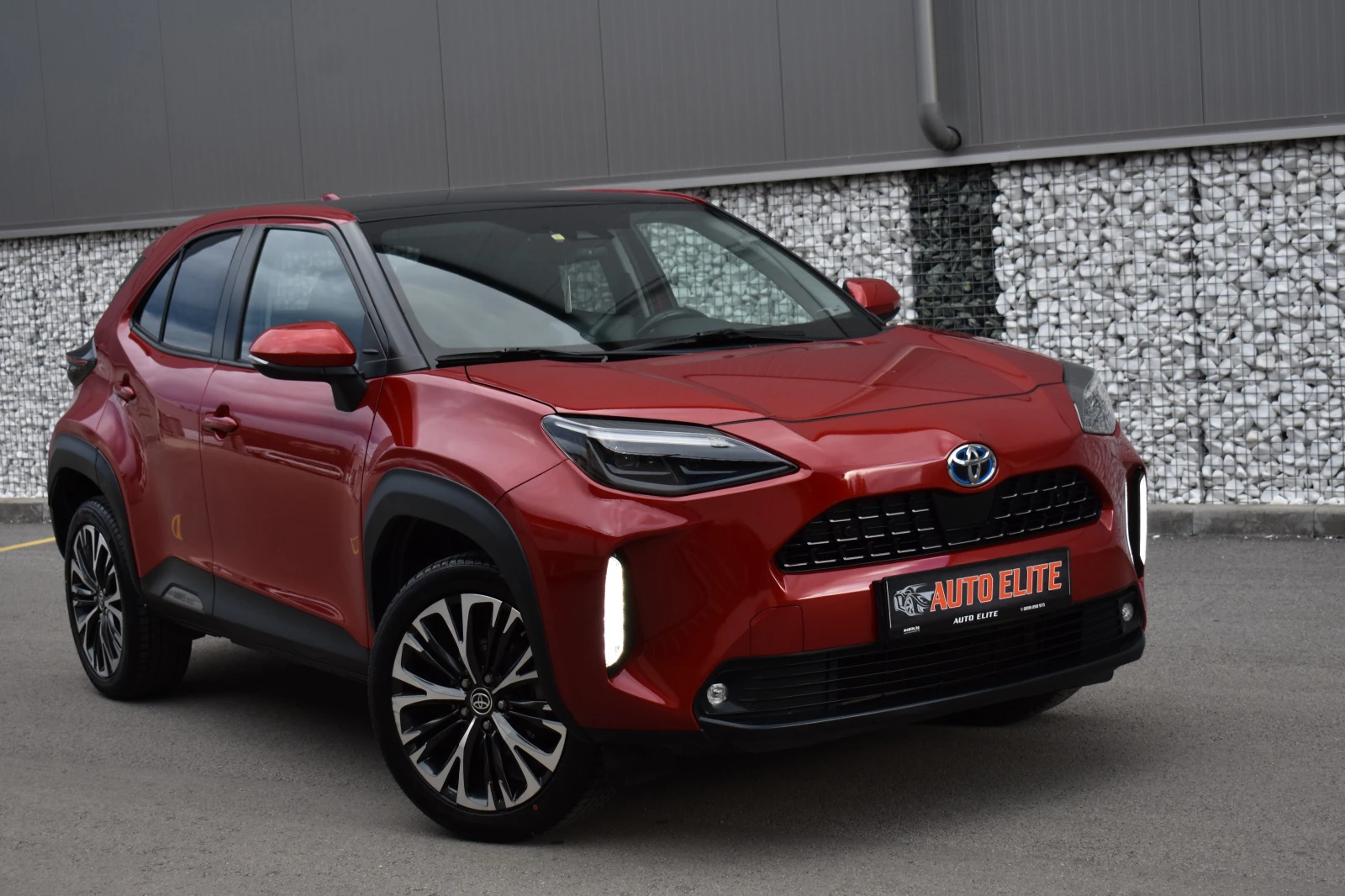 Toyota Yaris Cross 1.5HYBRID/116kc= ELEGANCE= AWD-I= PANORAMA= TOP!!! - изображение 7