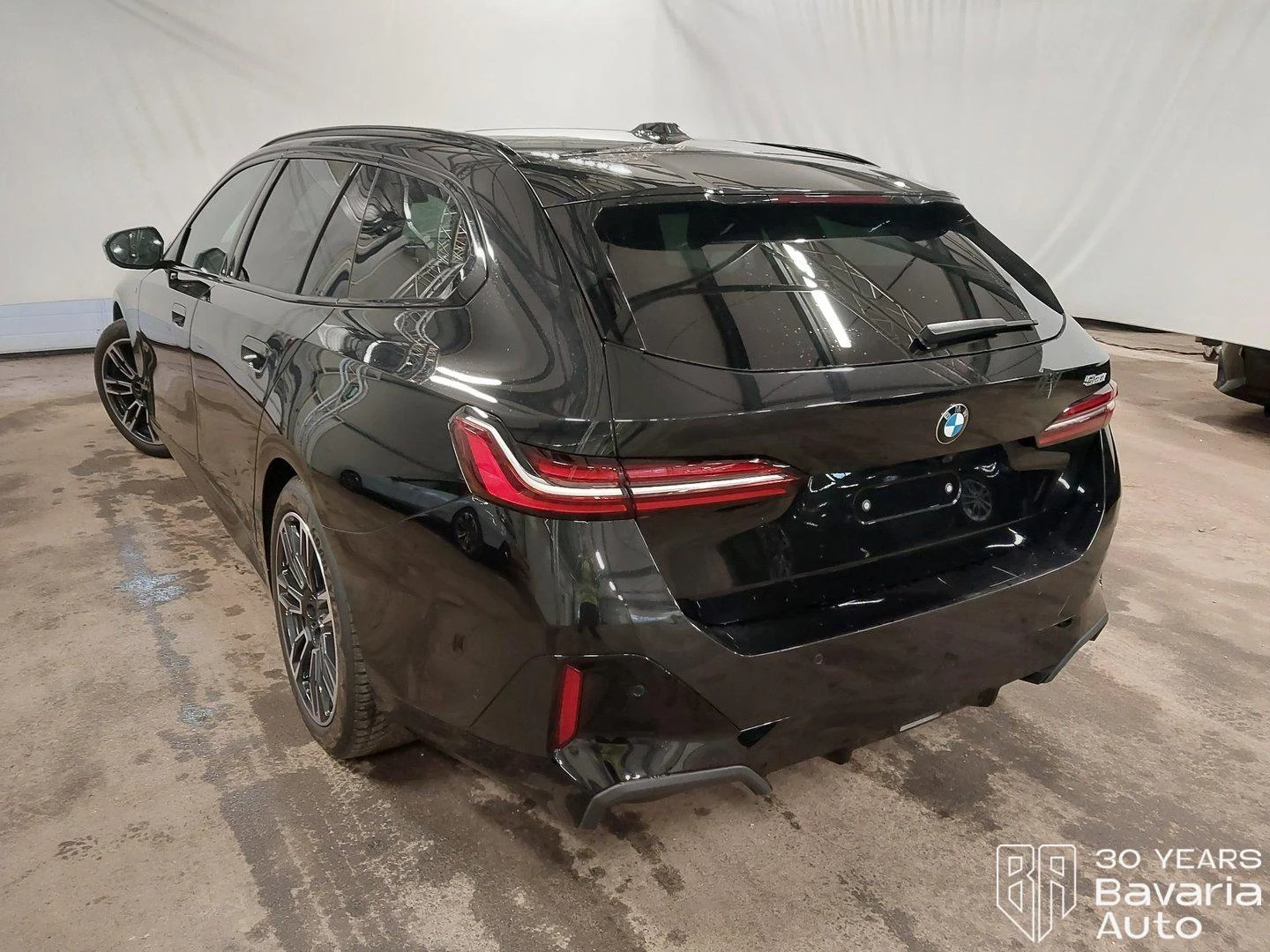 BMW 520 i Touring M Sport Paket Steptronic - изображение 2