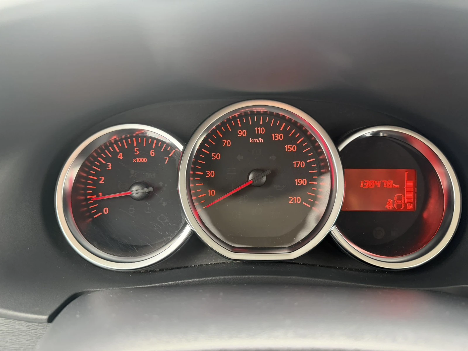 Dacia Lodgy 1.5blueDCi 115k.c./Stepway/6+ 1места, снимка 17 - Автомобили и джипове - 53888831