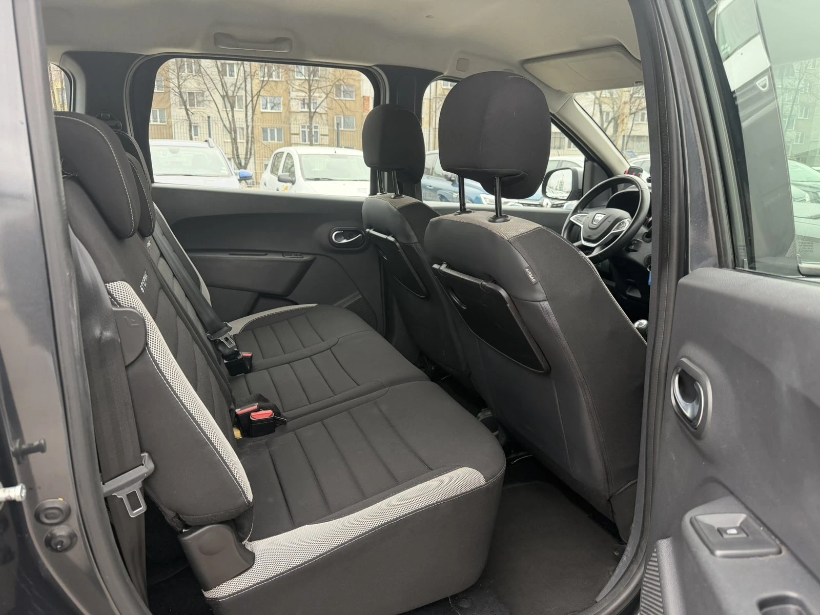 Dacia Lodgy 1.5blueDCi 115k.c./Stepway/6+ 1места, снимка 10 - Автомобили и джипове - 53888831