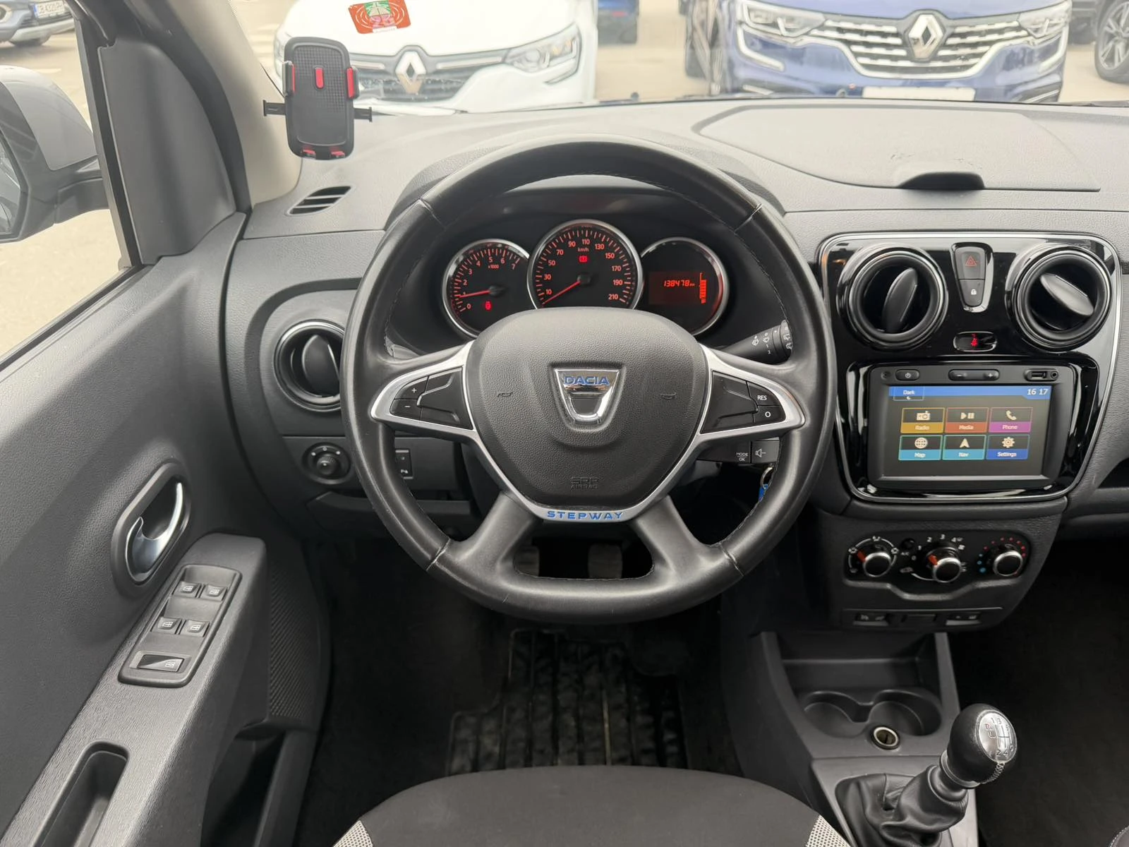 Dacia Lodgy 1.5blueDCi 115k.c./Stepway/6+ 1места, снимка 12 - Автомобили и джипове - 53888831