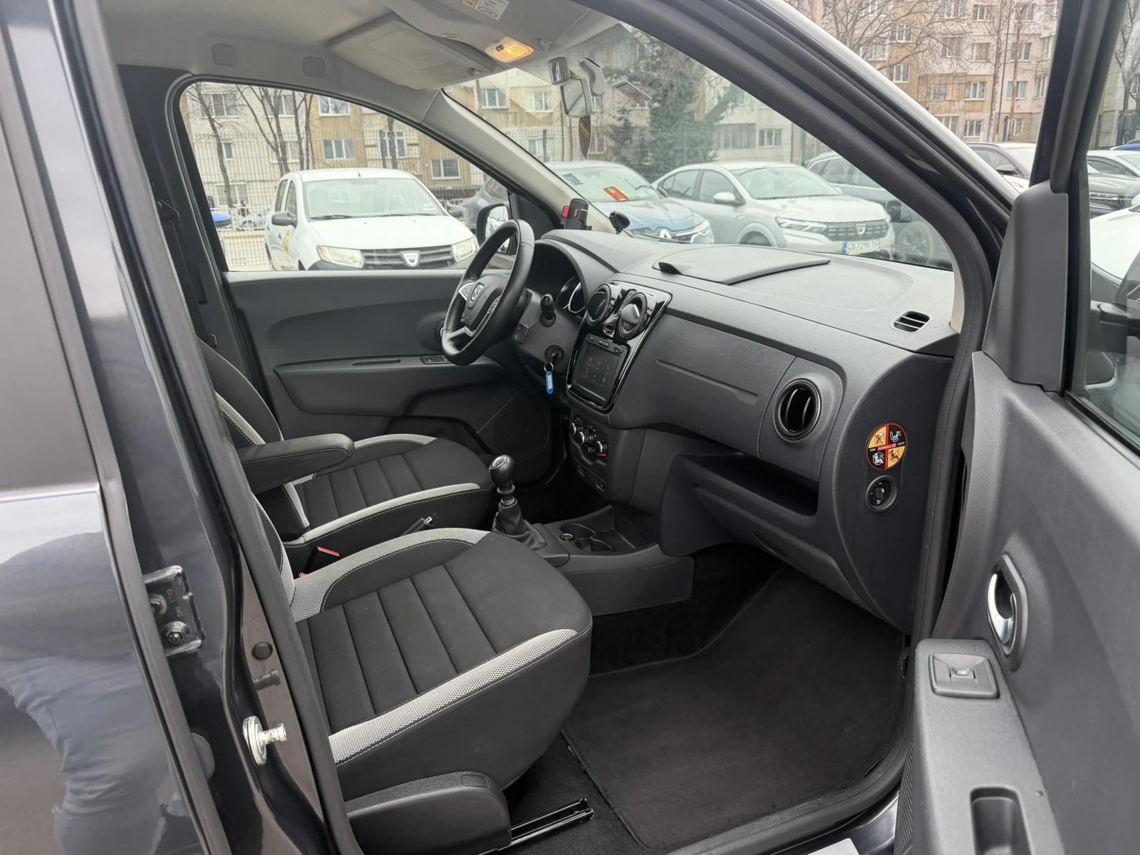 Dacia Lodgy 1.5blueDCi 115k.c./Stepway/6+ 1места, снимка 9 - Автомобили и джипове - 53888831