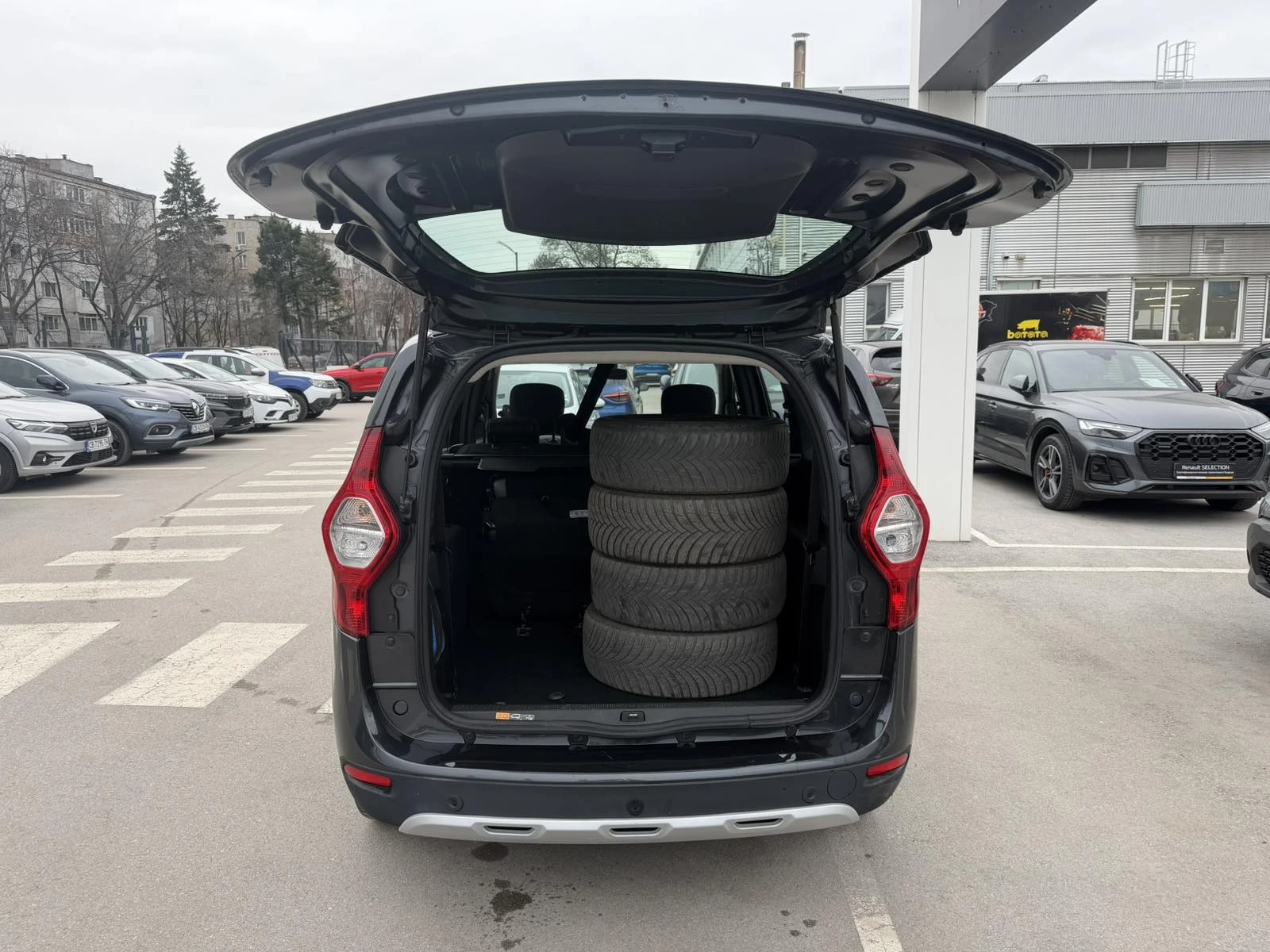 Dacia Lodgy 1.5blueDCi 115k.c./Stepway/6+ 1места, снимка 7 - Автомобили и джипове - 53888831