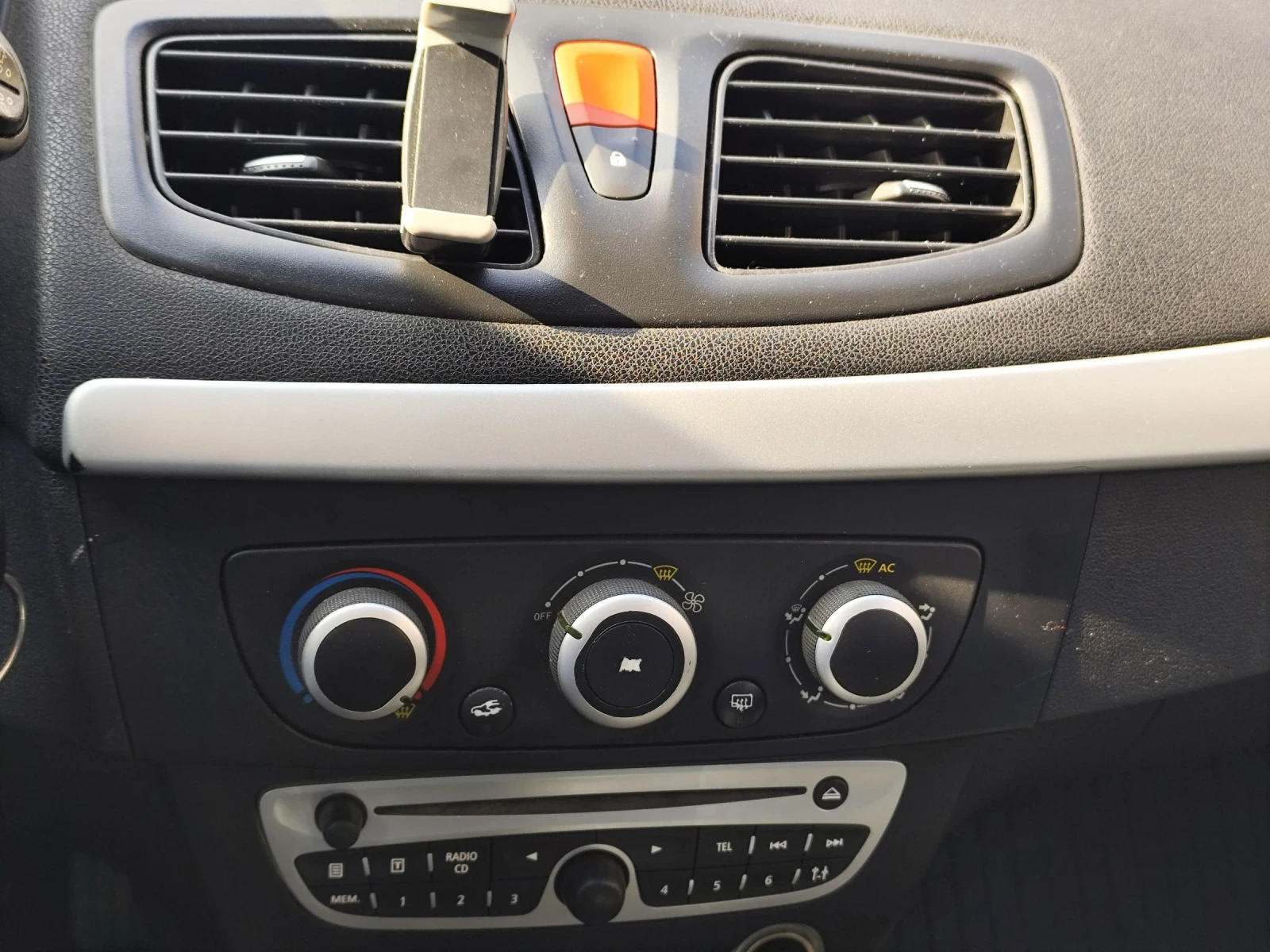 Renault Megane, снимка 8 - Автомобили и джипове - 53974996