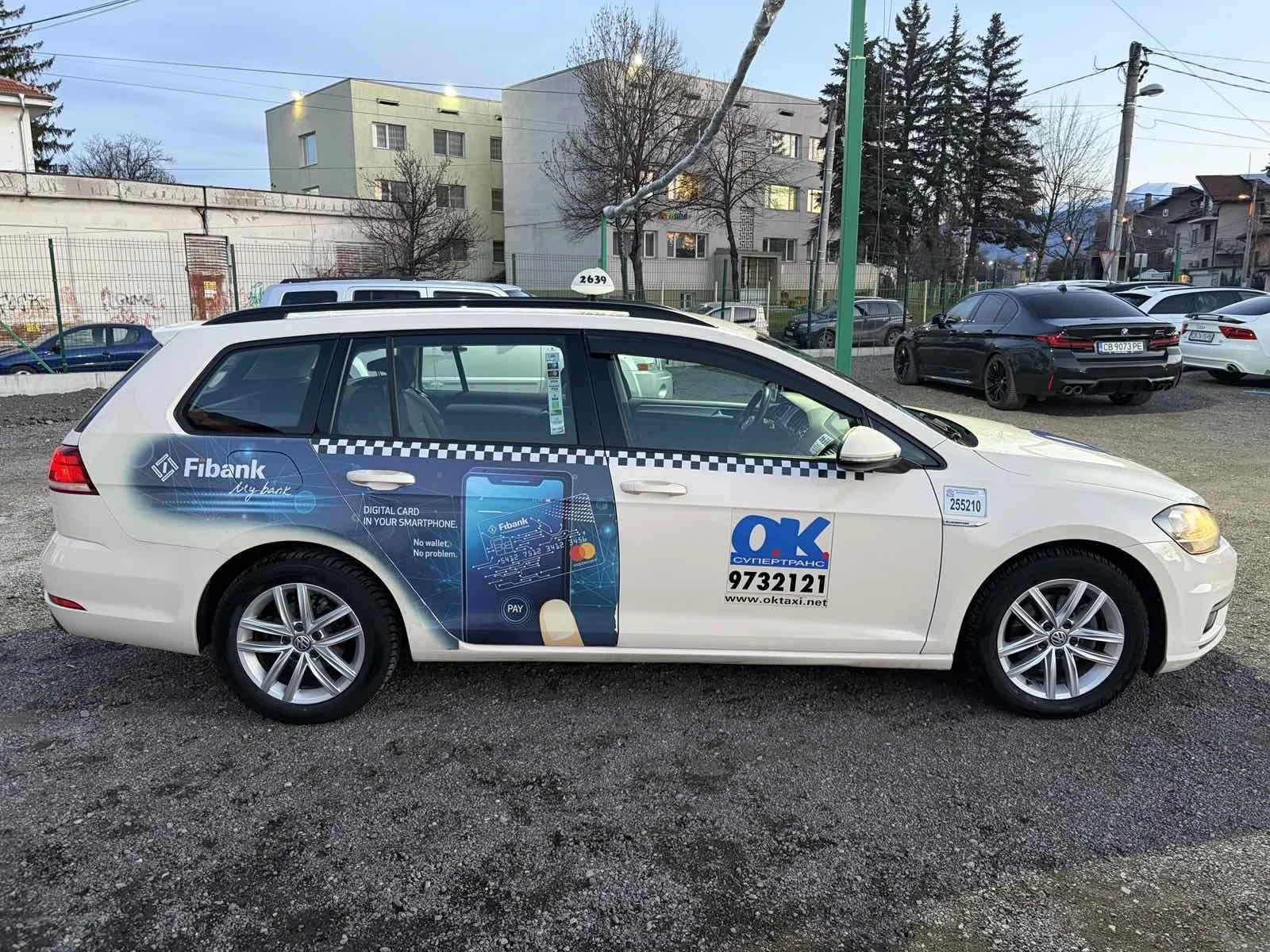 VW Golf 1.5 Бензин/Метан, снимка 4 - Автомобили и джипове - 53975995