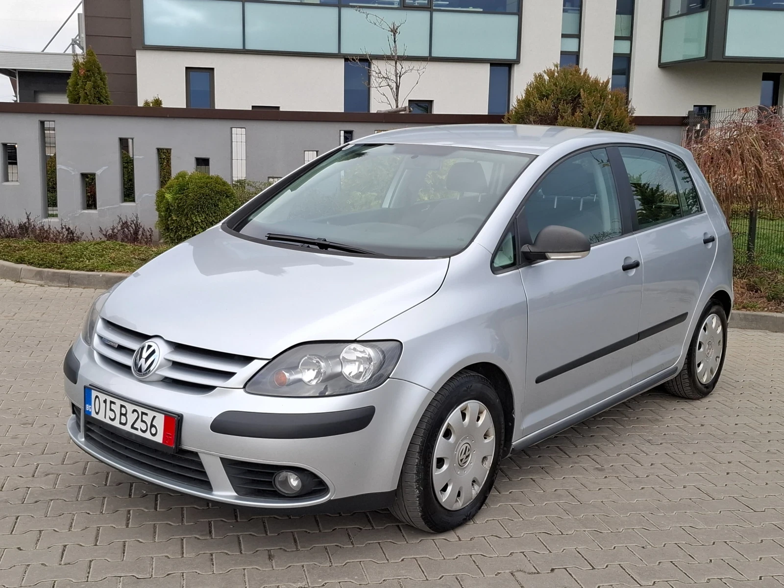 VW Golf Plus 1.9TDI* (105кс)* BLUEMOTION* FACELIFT* НОВ ВНОС, снимка 4 - Автомобили и джипове - 54035725