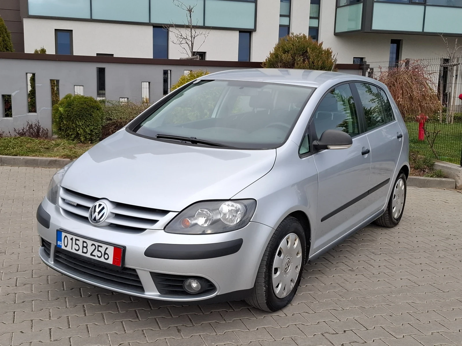 VW Golf Plus 1.9TDI* (105кс)* BLUEMOTION* FACELIFT* НОВ ВНОС, снимка 3 - Автомобили и джипове - 54035725