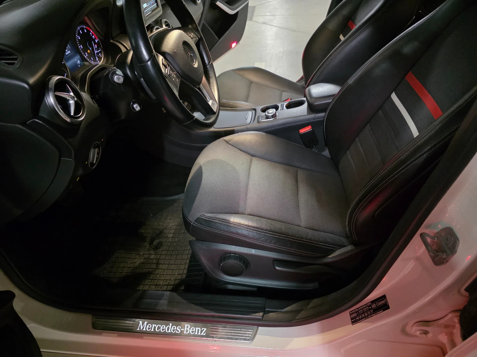 Mercedes-Benz A 180 А180, снимка 11 - Автомобили и джипове - 54165750