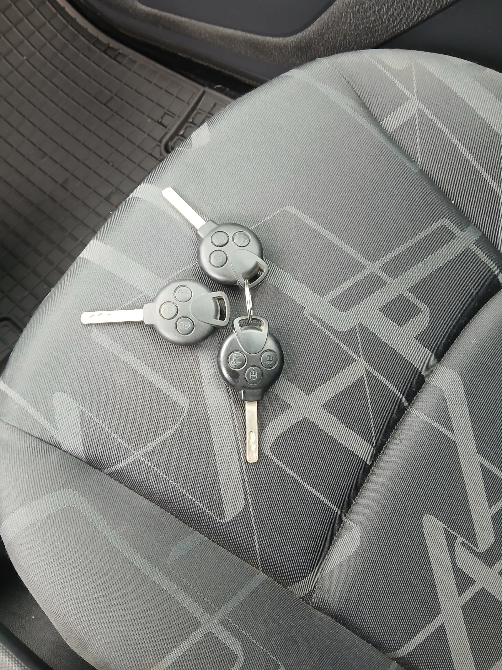 Smart Fortwo, снимка 11 - Автомобили и джипове - 54526109