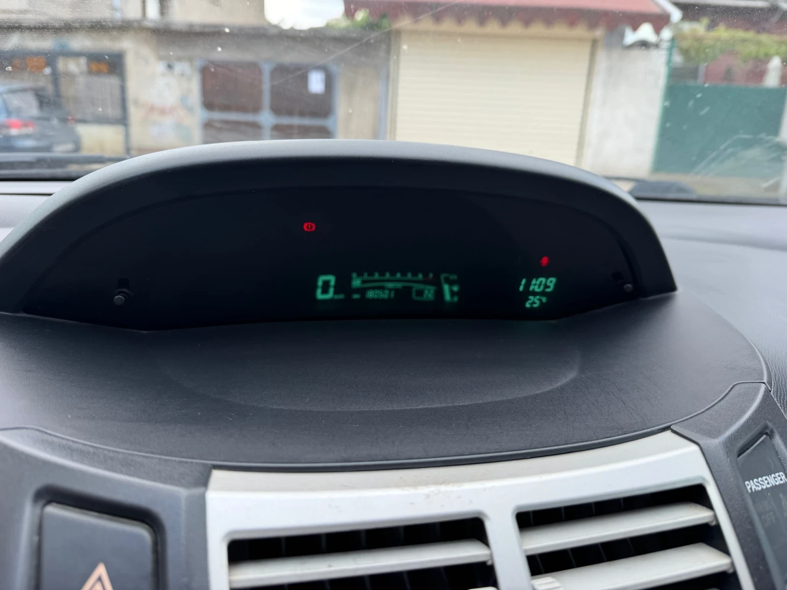 Toyota Yaris 1.3 - Automat , снимка 12 - Автомобили и джипове - 55413878