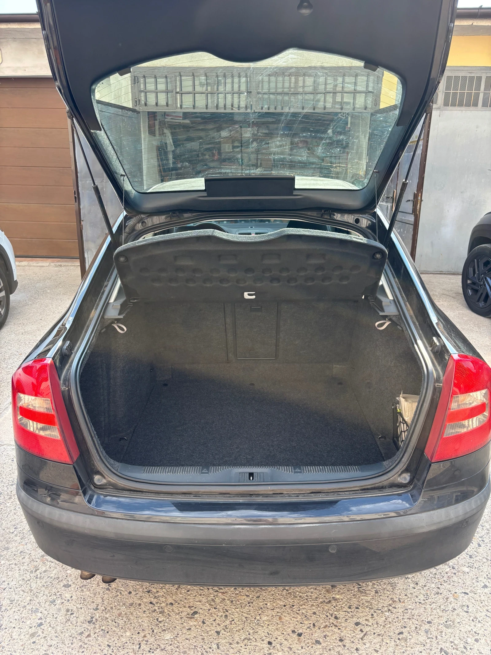 Skoda Octavia 1.9 TDI, снимка 10 - Автомобили и джипове - 55597557