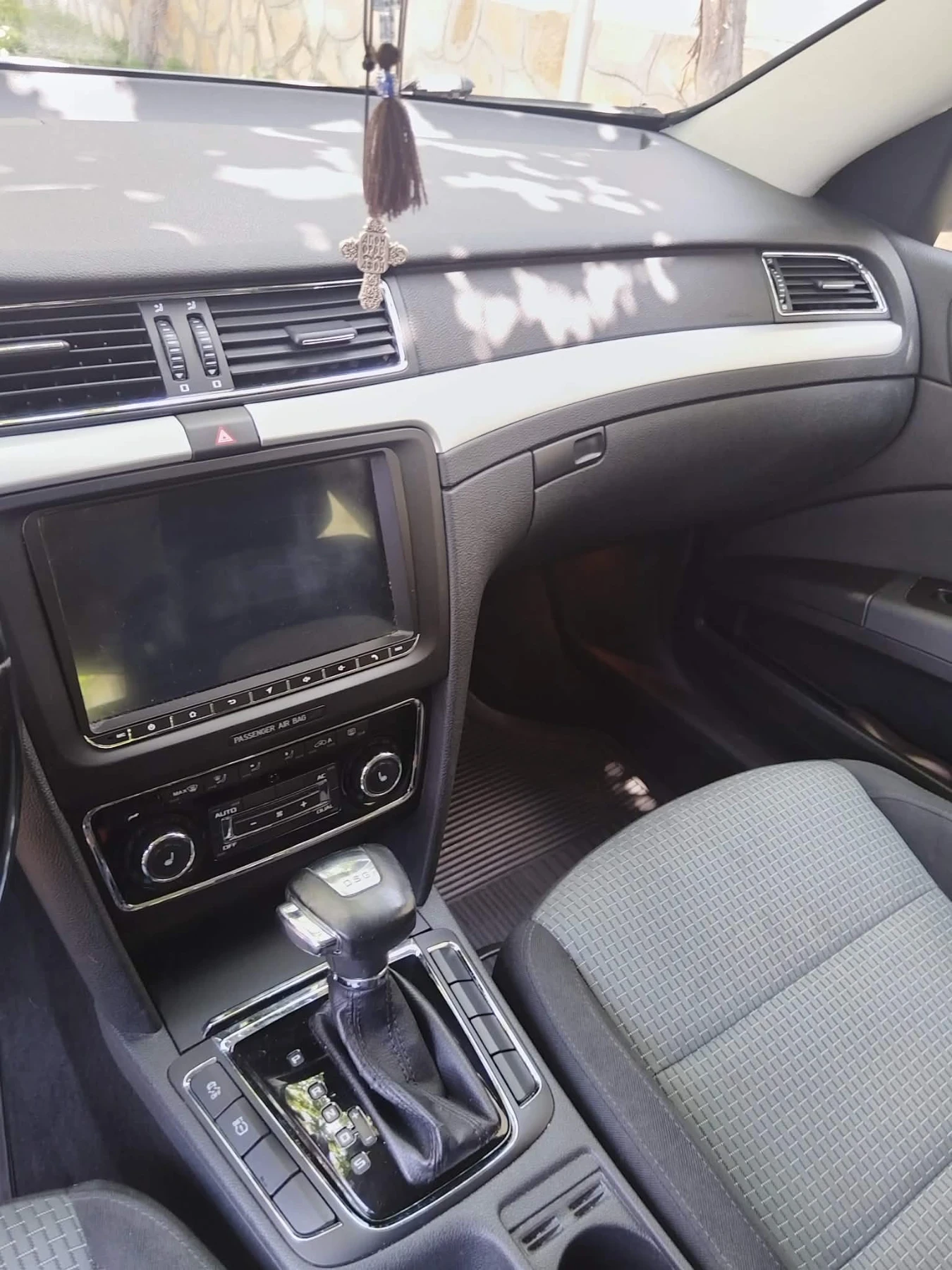 Skoda Superb Седан , снимка 4 - Автомобили и джипове - 55813924