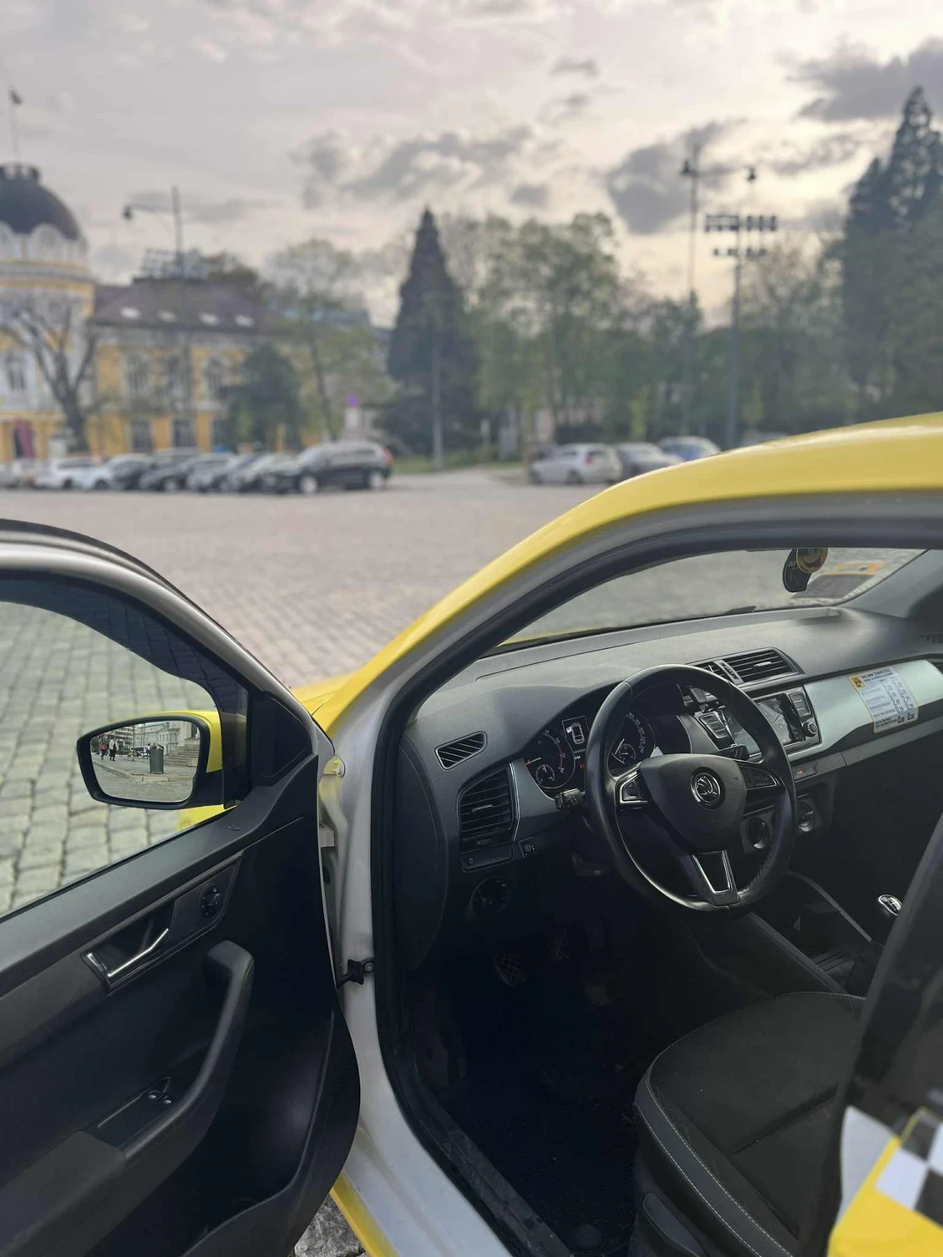 Skoda Fabia 1.0 MPi, снимка 5 - Автомобили и джипове - 56287773