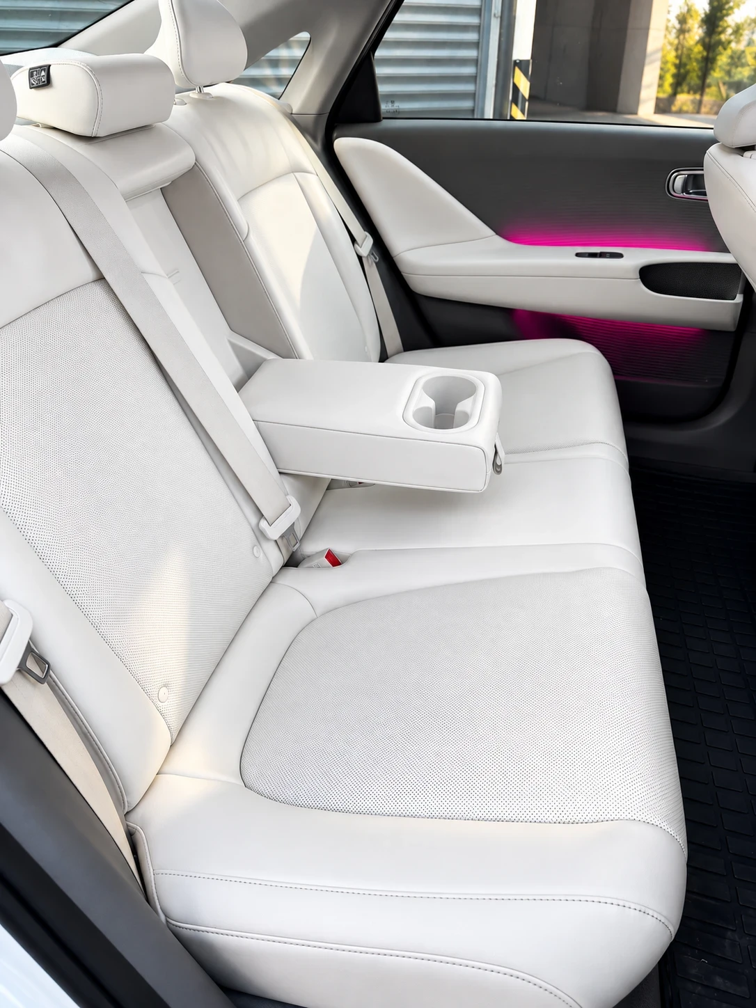 Hyundai Ioniq 6, снимка 8 - Автомобили и джипове - 56424932