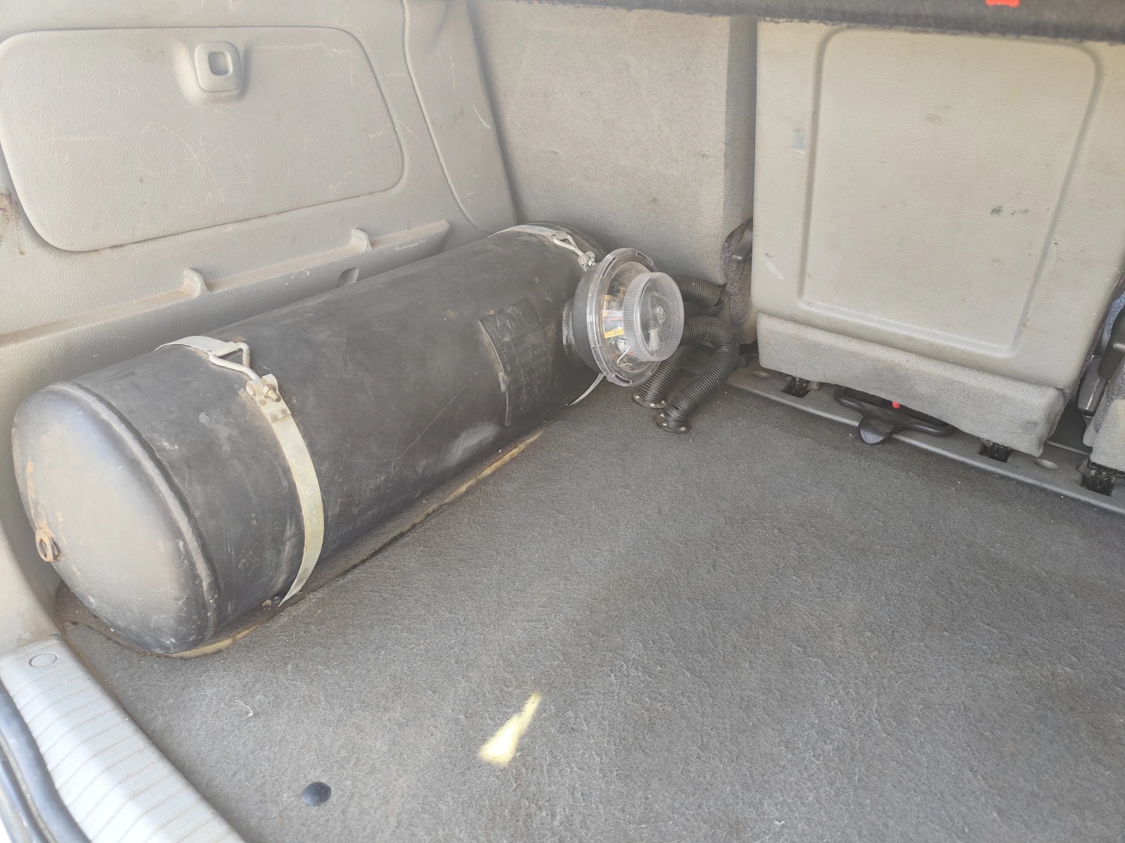 Renault Scenic Газ, снимка 4 - Автомобили и джипове - 56510042