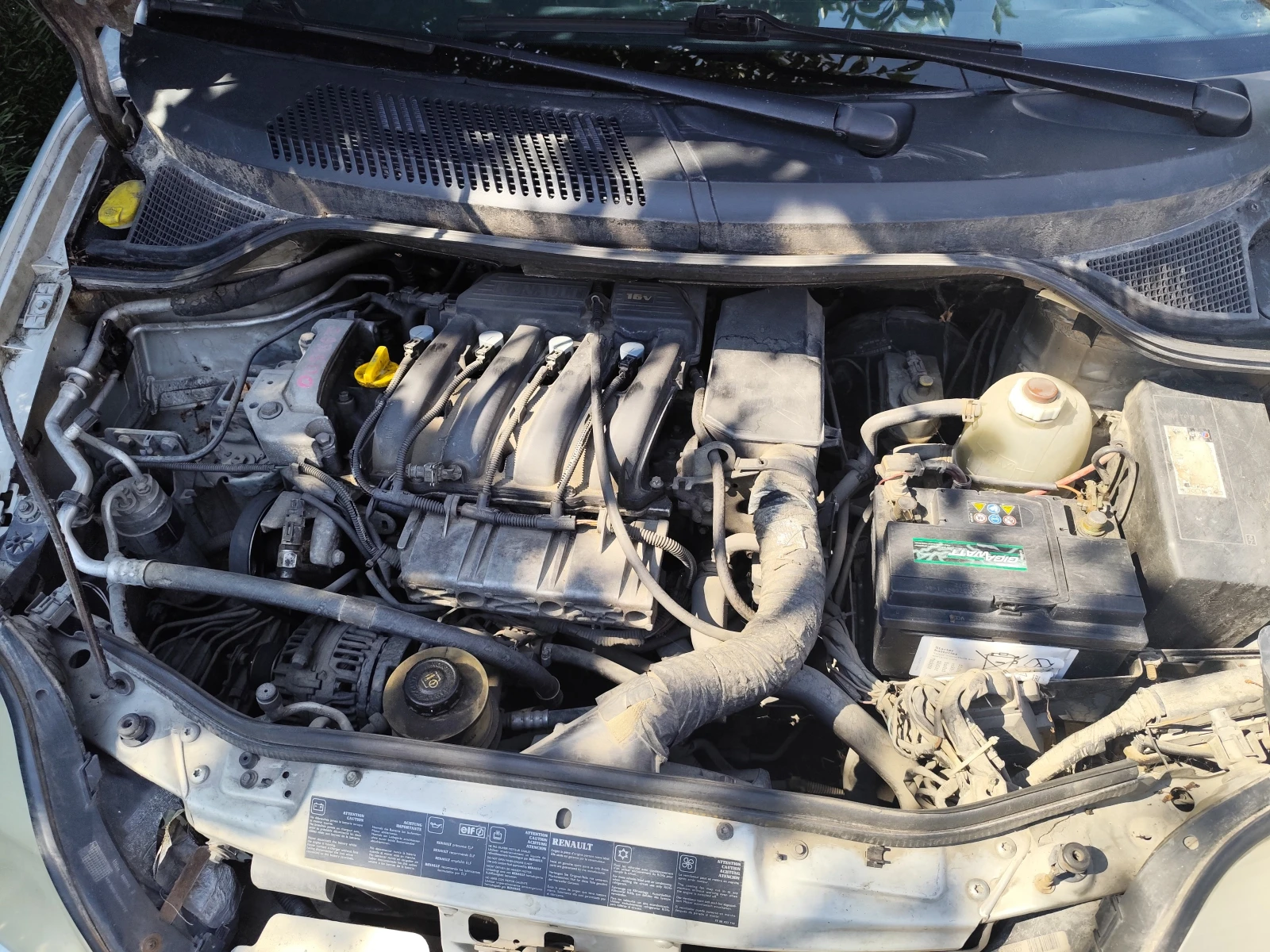 Renault Scenic Газ, снимка 9 - Автомобили и джипове - 56510042