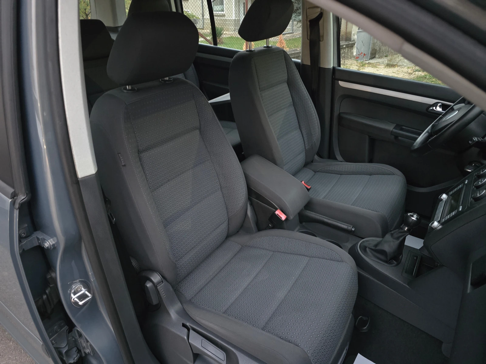 VW Touran 1.9TDI/105ps, снимка 10 - Автомобили и джипове - 56692151