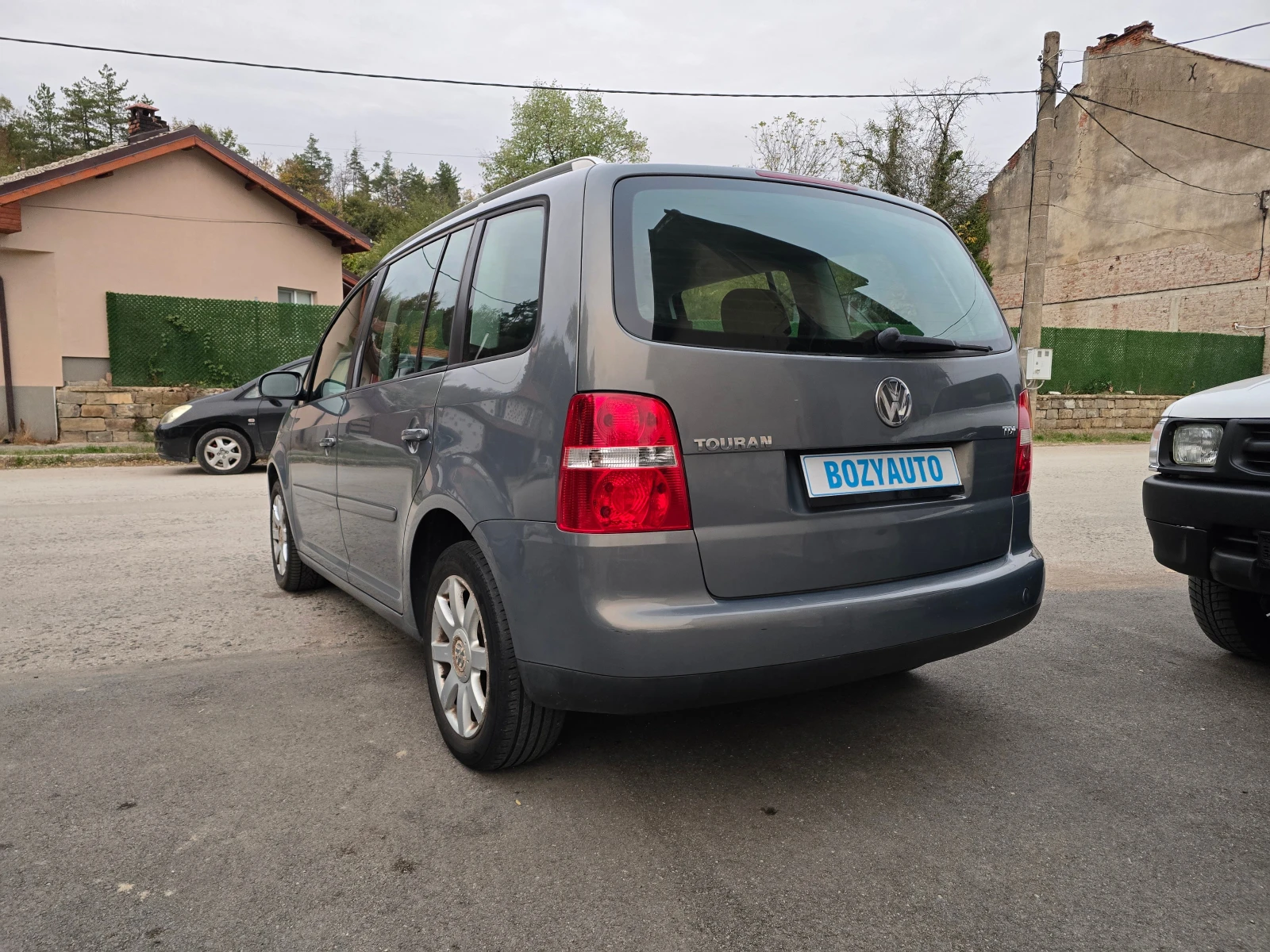 VW Touran 1.9TDI/105ps, снимка 4 - Автомобили и джипове - 56692151