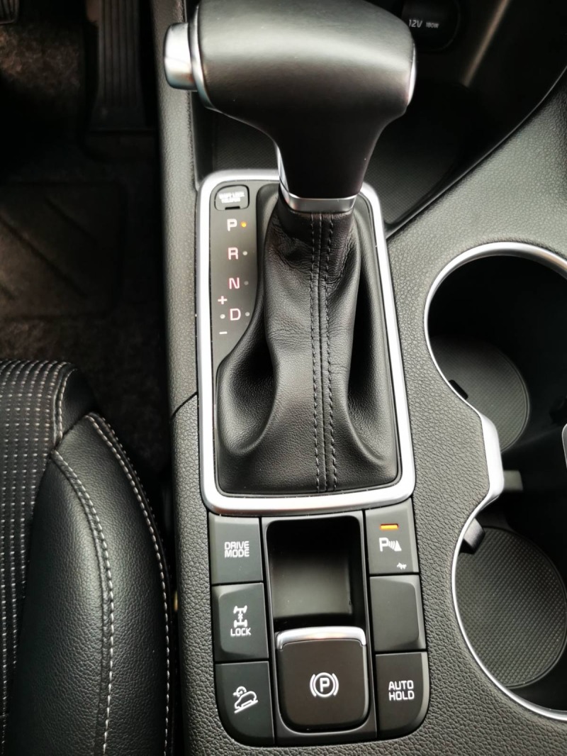 Kia Sportage 4x4 Black Edition, снимка 11 - Автомобили и джипове - 45760530