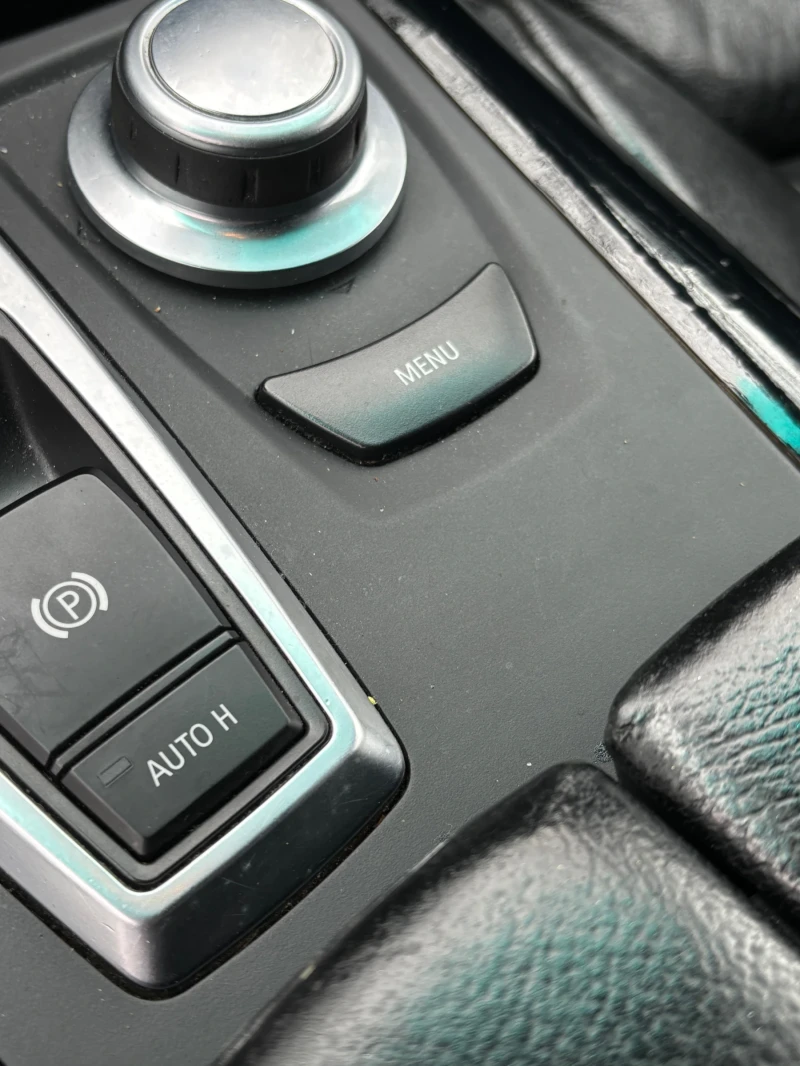 BMW X5 3.0d xDrive | Панорама | Bi-Xenon | PDC | Autohold, снимка 11 - Автомобили и джипове - 53562769