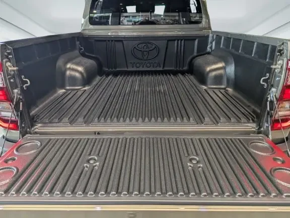 Toyota Hilux 4×4 Double Cab Invincible = NEW = Гаранция, снимка 4 - Автомобили и джипове - 55736323