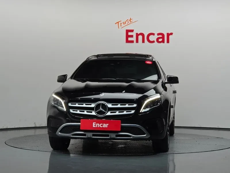 Mercedes-Benz GLA 220  Premium, снимка 3 - Автомобили и джипове - 56097001