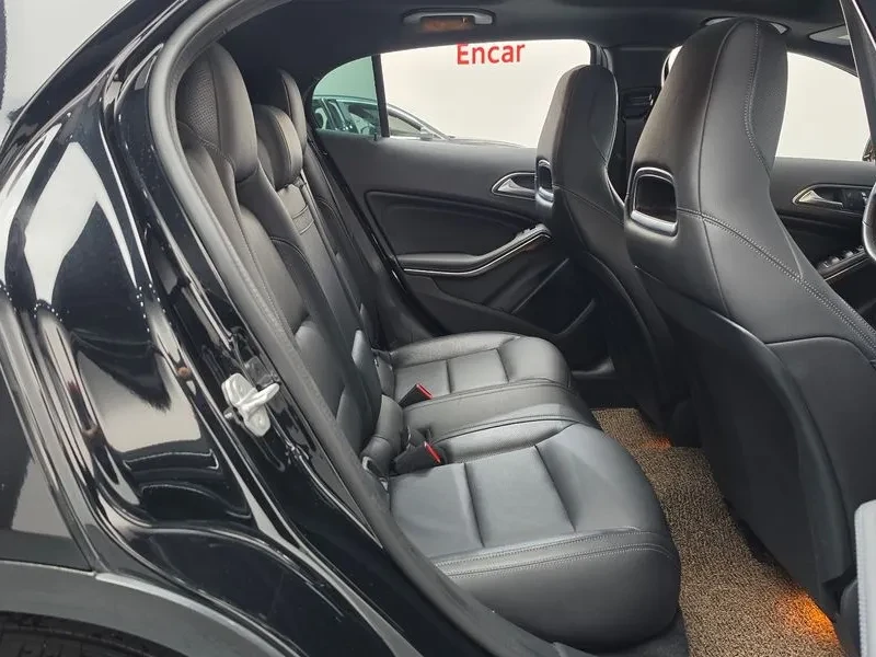 Mercedes-Benz GLA 220  Premium, снимка 11 - Автомобили и джипове - 56097001