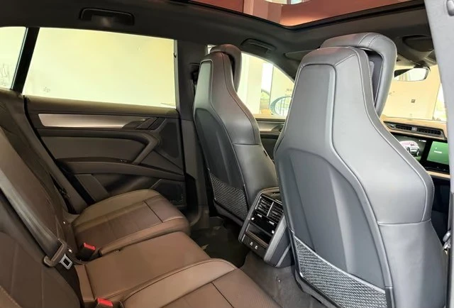 Porsche Cayenne ELECTRIC * NEW 2026* BOSE PANORAMA 360, снимка 14 - Автомобили и джипове - 56166158