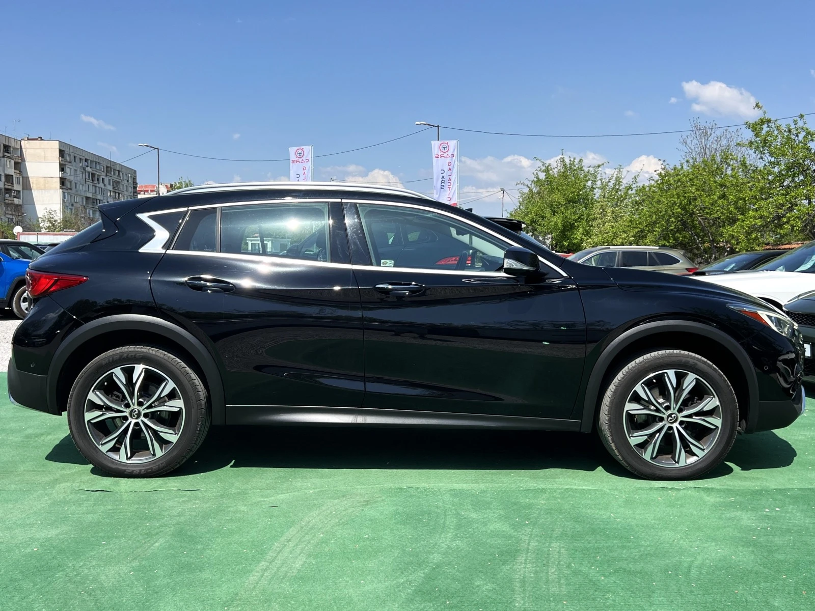 Infiniti QX30 LUXURY AWD - изображение 4