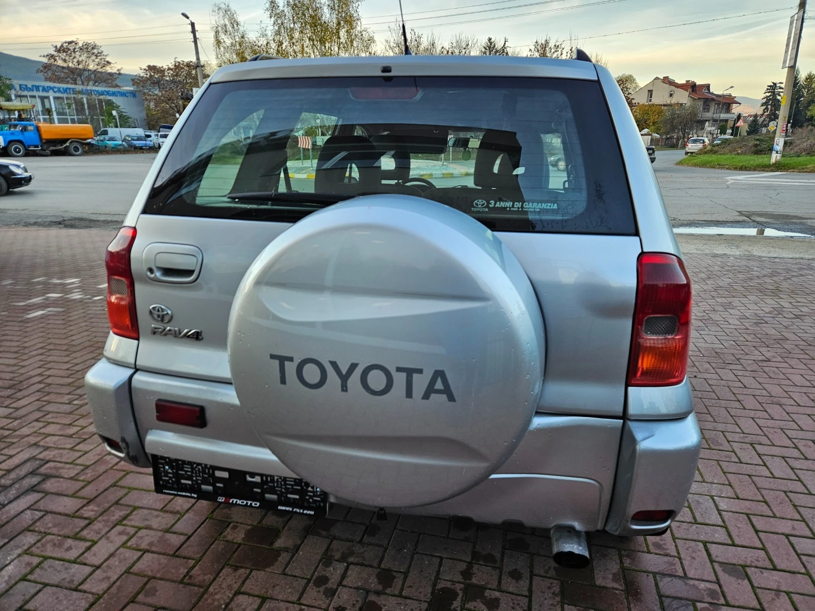 Toyota Rav4 2.0 D4D, 116 к.с., 5 врати - изображение 3