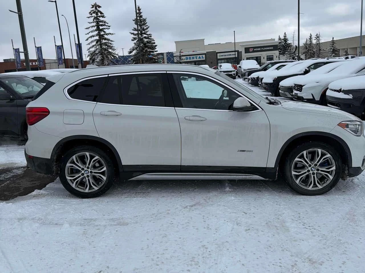 BMW X1 * xDrive28i * CARFAX * ПОДГРЕВИ * КАМЕРА * NAVI, снимка 3 - Автомобили и джипове - 53891844