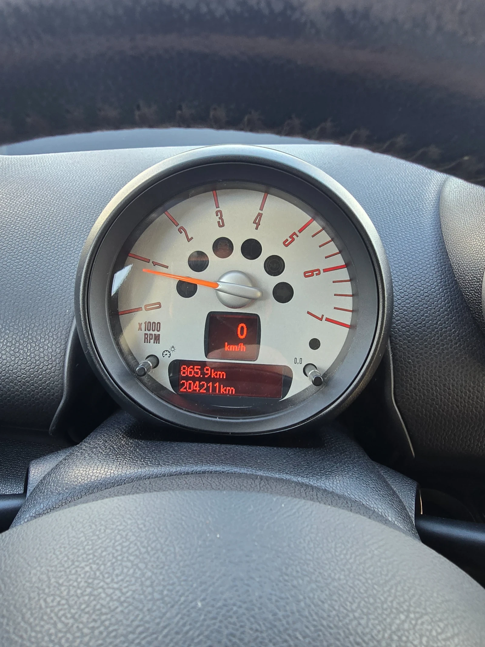Mini Countryman 1.6 One D, снимка 8 - Автомобили и джипове - 54721707