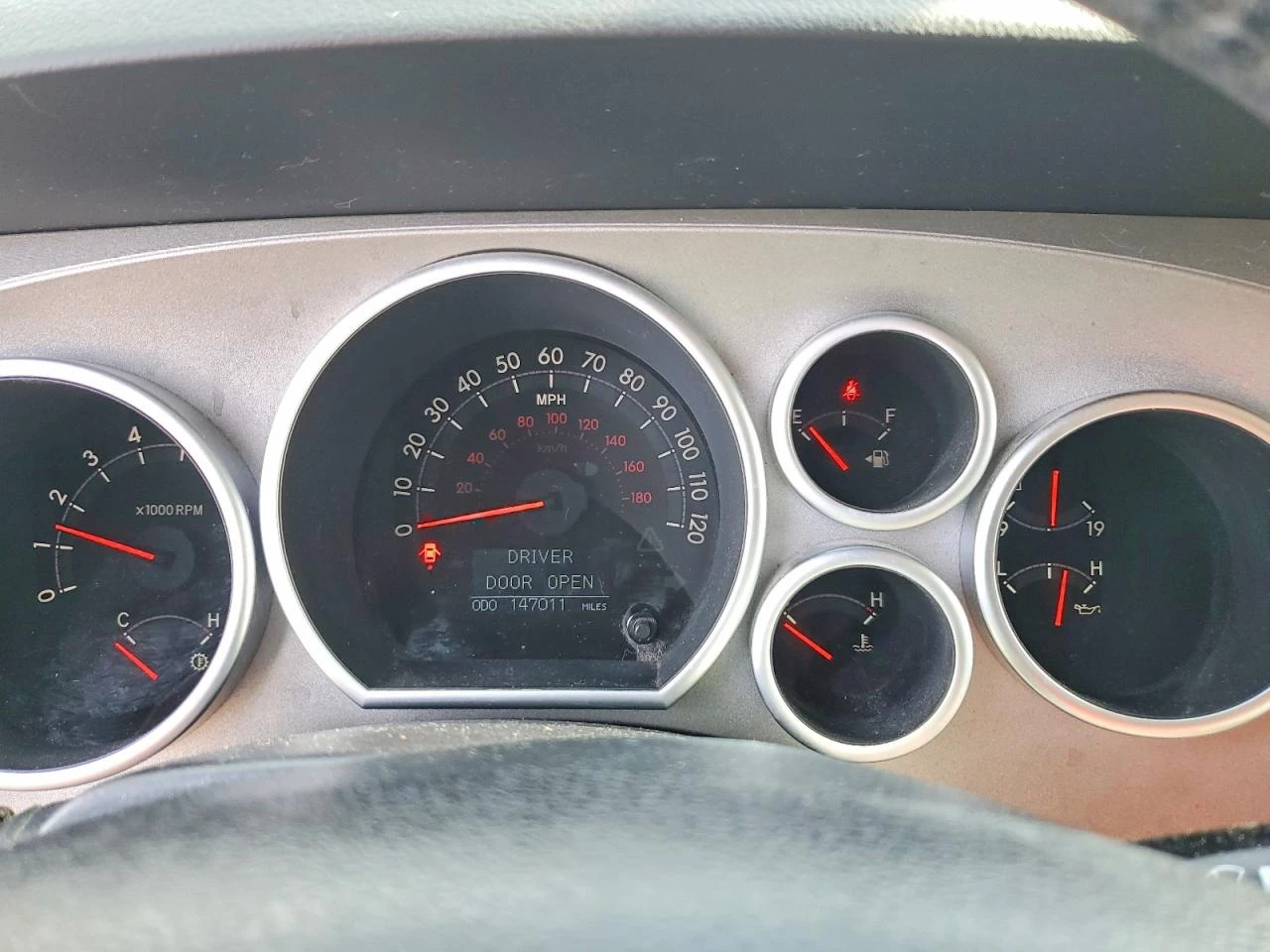 Toyota Sequoia 5.7l Limited, снимка 9 - Автомобили и джипове - 54883683