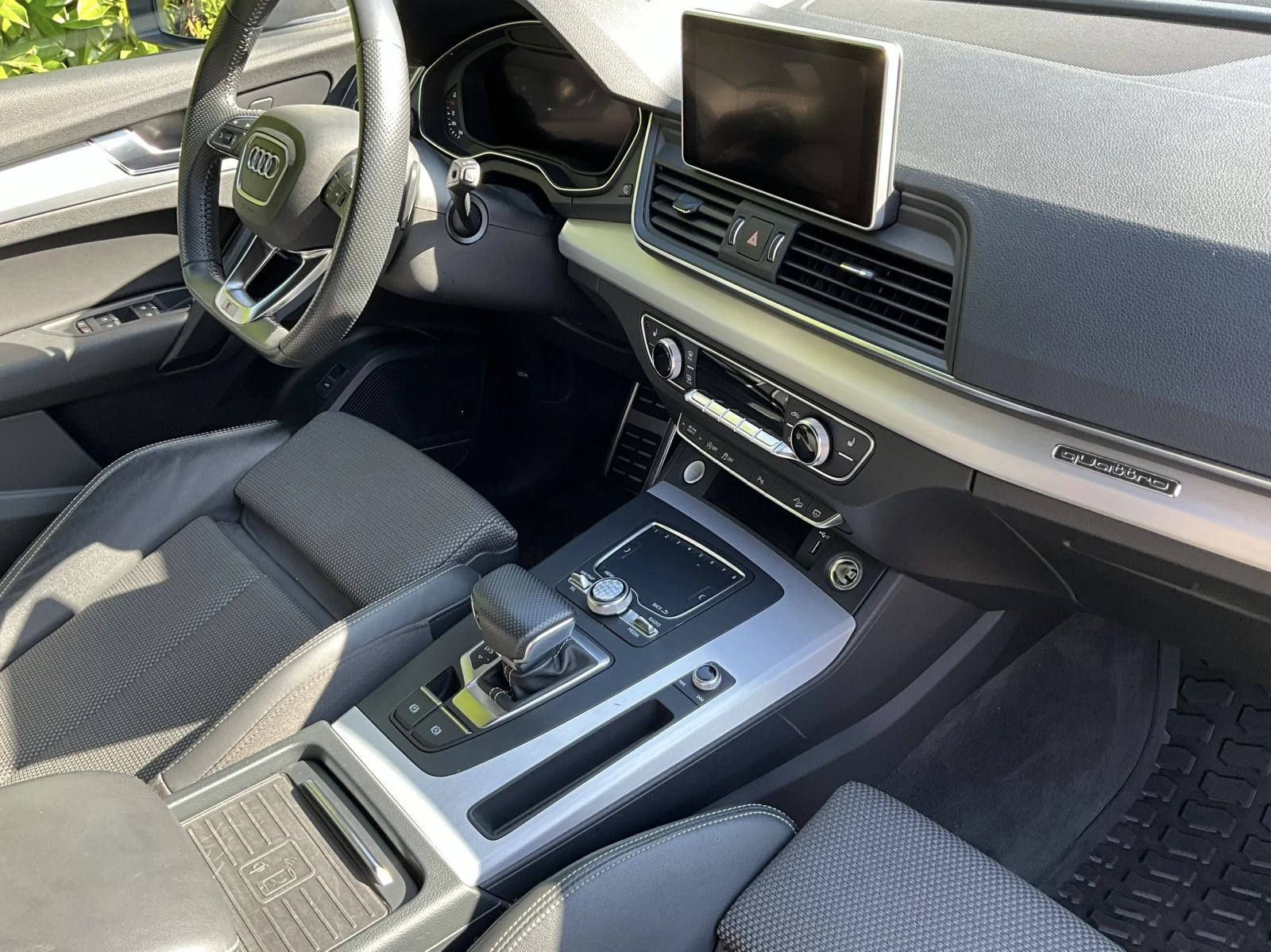 Audi SQ5, снимка 11 - Автомобили и джипове - 55037900
