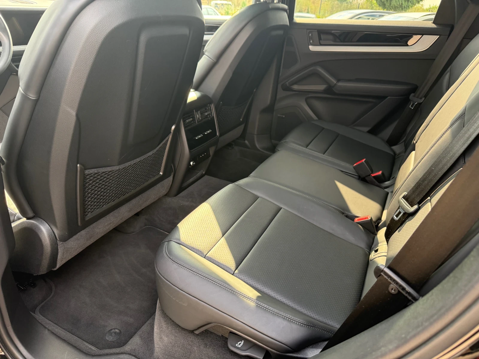Porsche Cayenne ГАРАНЦИЯ / Soft close / Keyless / Head-up / BOSE /, снимка 13 - Автомобили и джипове - 55149365