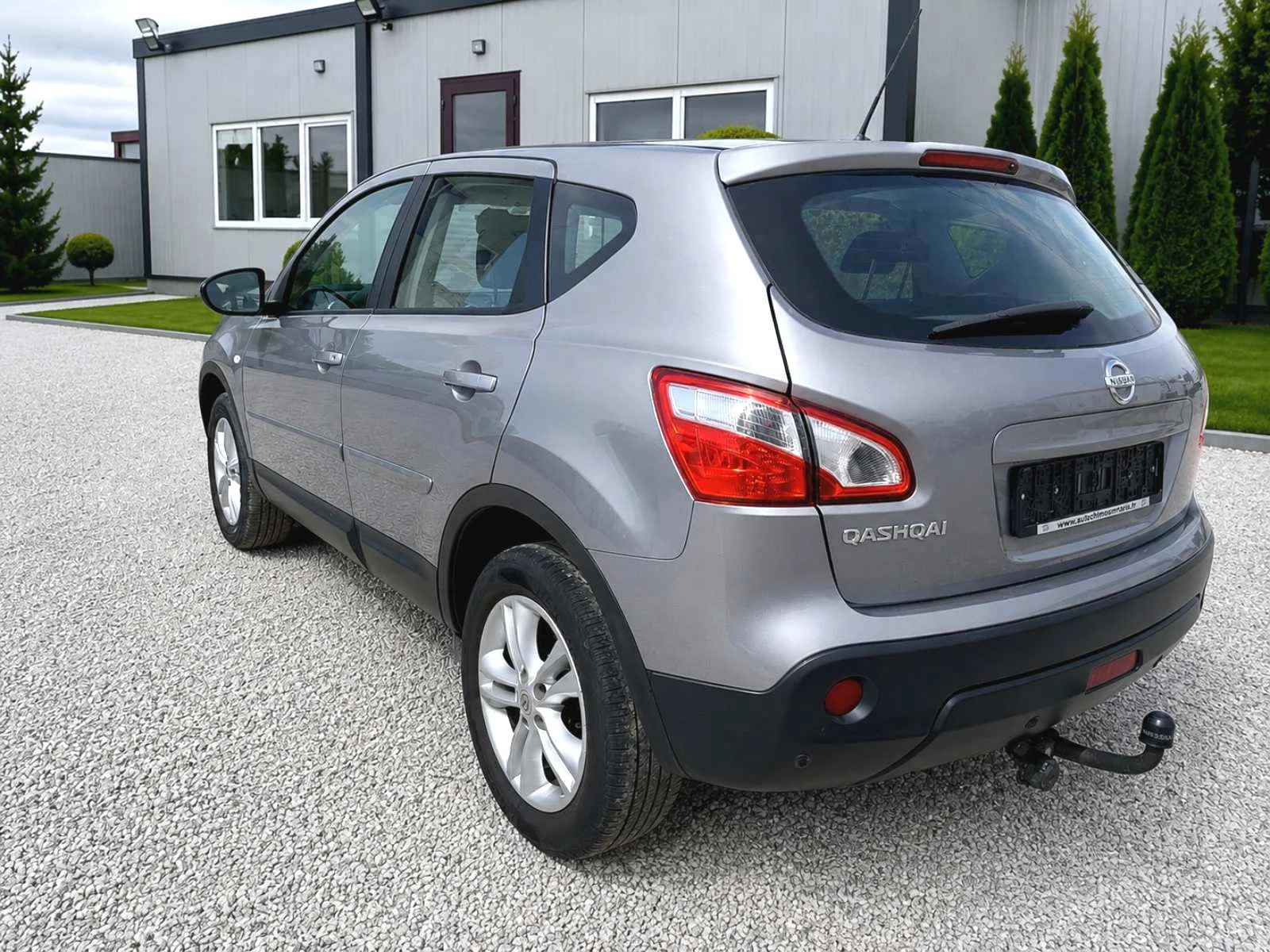 Nissan Qashqai 2.0 i-NAVI, снимка 7 - Автомобили и джипове - 55851487