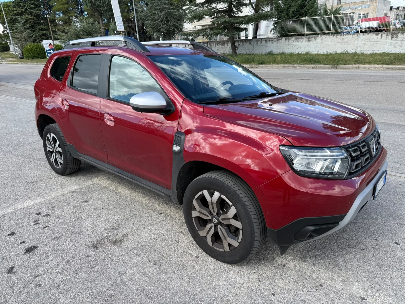 Dacia Duster * ОЧАКВАН ВНОС* УНИКАЛНО СЪСТОЯНИЕ* , снимка 4 - Автомобили и джипове - 56092105