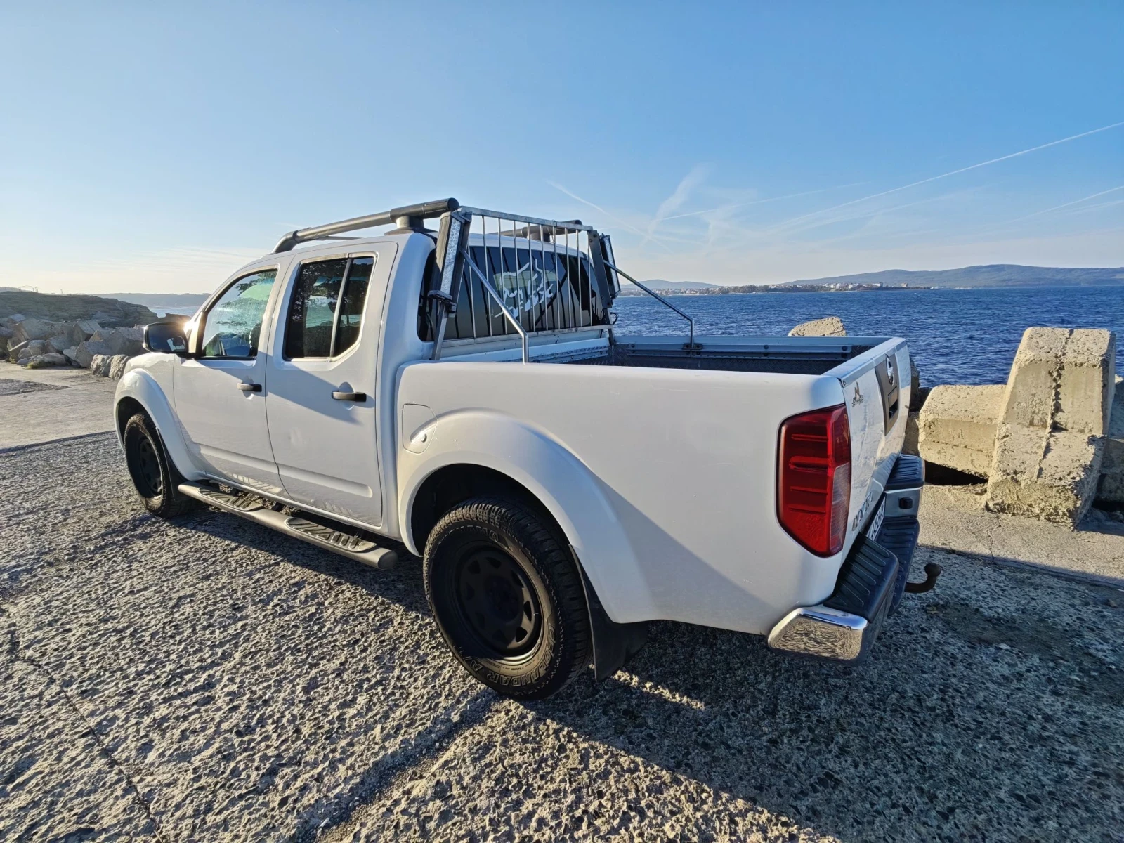 Nissan Navara, снимка 10 - Автомобили и джипове - 56399127
