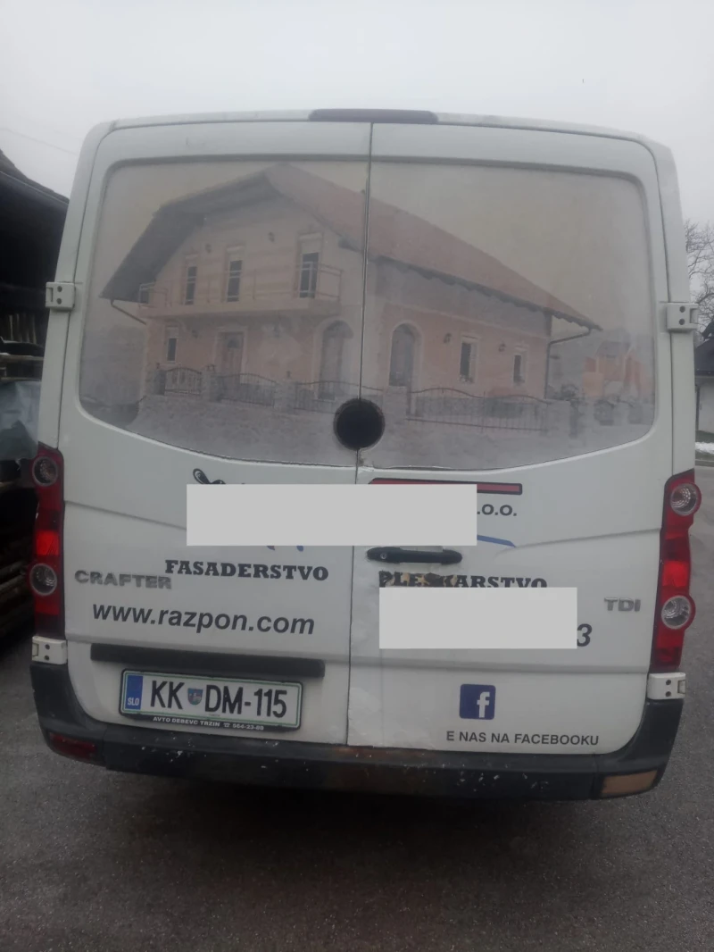 VW Crafter КЛИМАТИК / 5+ 1 места, снимка 3 - Бусове и автобуси - 49173380