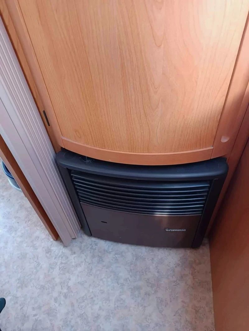 Каравана Adria Уника Б 5205, снимка 10 - Каравани и кемпери - 51638141