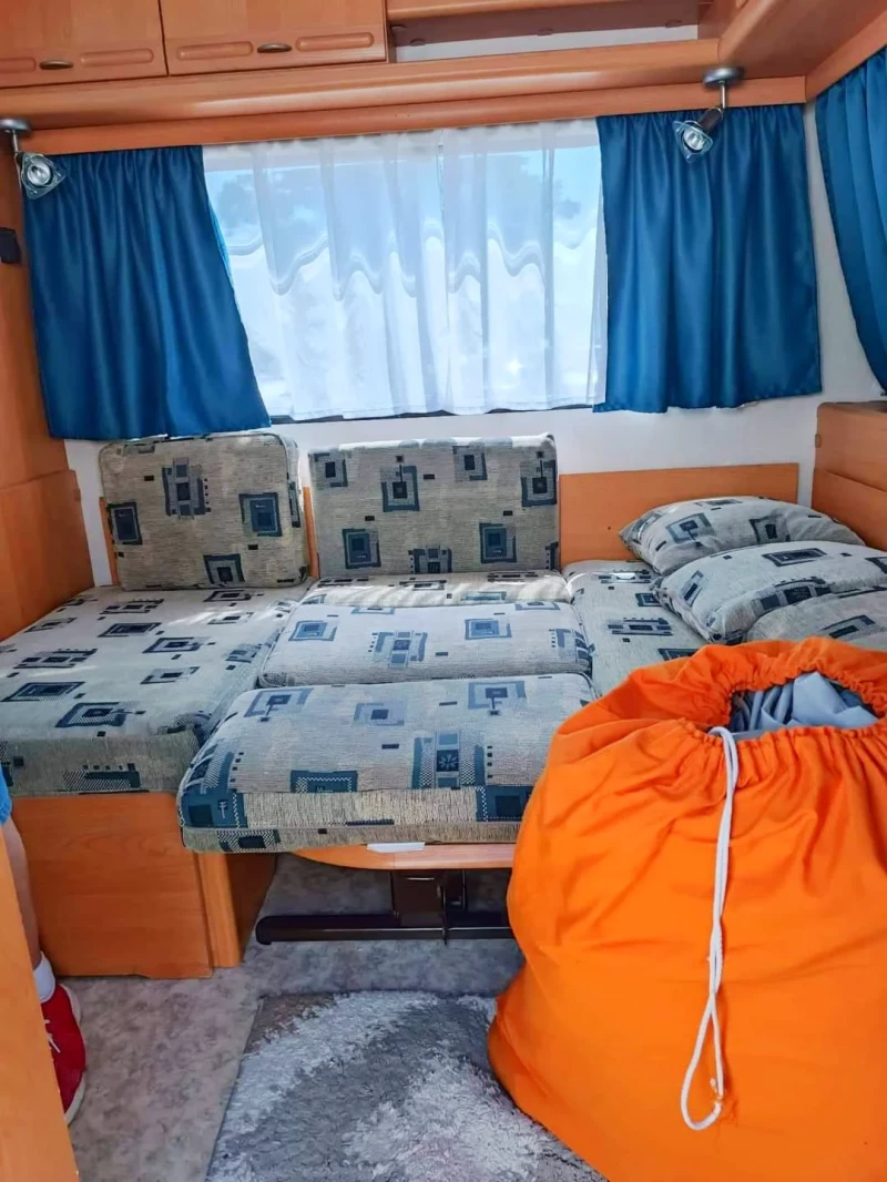 Каравана Adria Уника Б 5205, снимка 8 - Каравани и кемпери - 51638141