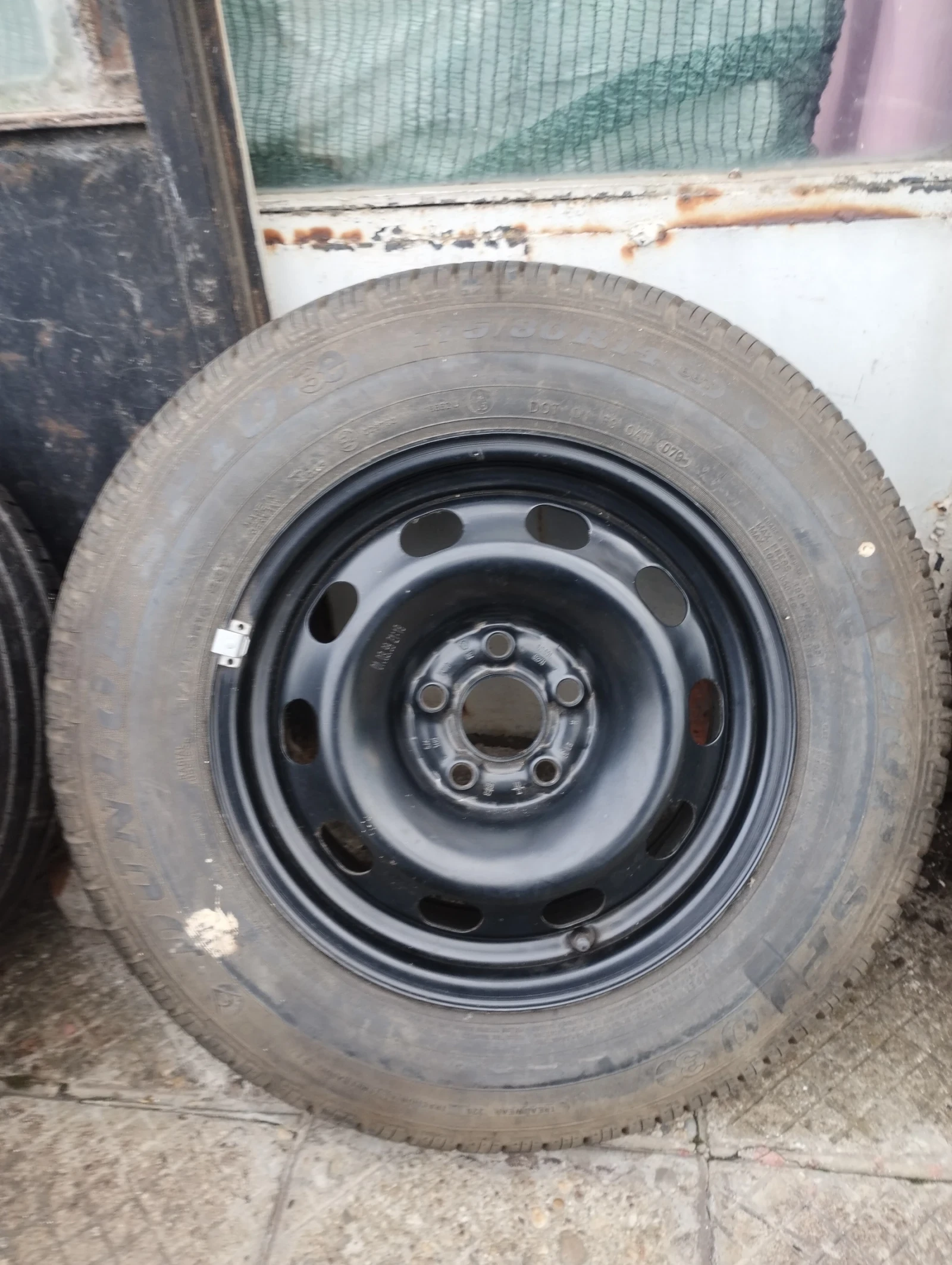 Гуми с джанти Dunlop 175/80R14