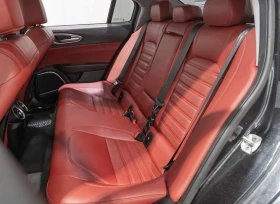 Alfa Romeo Giulia Q4 AWD * 2.0T * ЧЕРВЕН САЛОН * CARFAX * , снимка 9