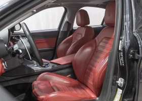 Alfa Romeo Giulia Q4 AWD * 2.0T * ЧЕРВЕН САЛОН * CARFAX * , снимка 6