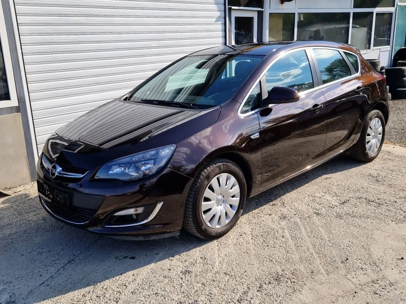 Opel Astra 1.4i LPG, снимка 1 - Автомобили и джипове - 46775577