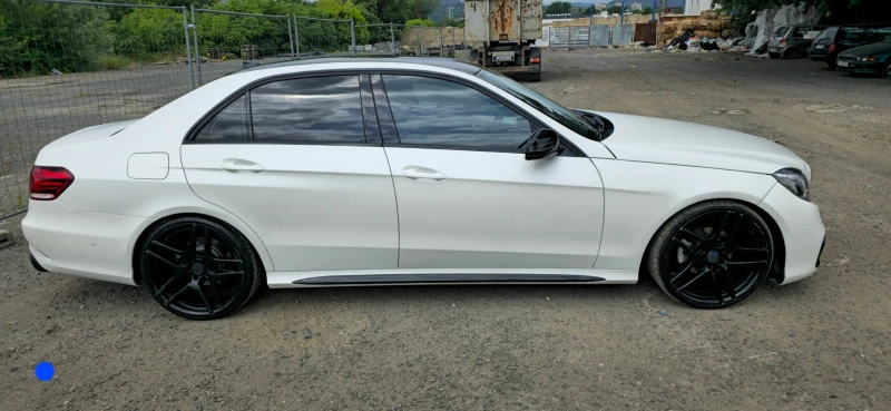 Mercedes-Benz E 220 6.3 AMG paket Facelift, снимка 4 - Автомобили и джипове - 47460323