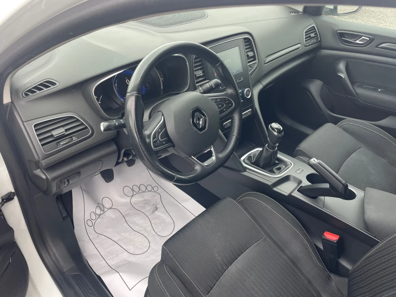 Renault Megane 1.5DCI EURO6 ПОДГРЕВ, снимка 9 - Автомобили и джипове - 47485733