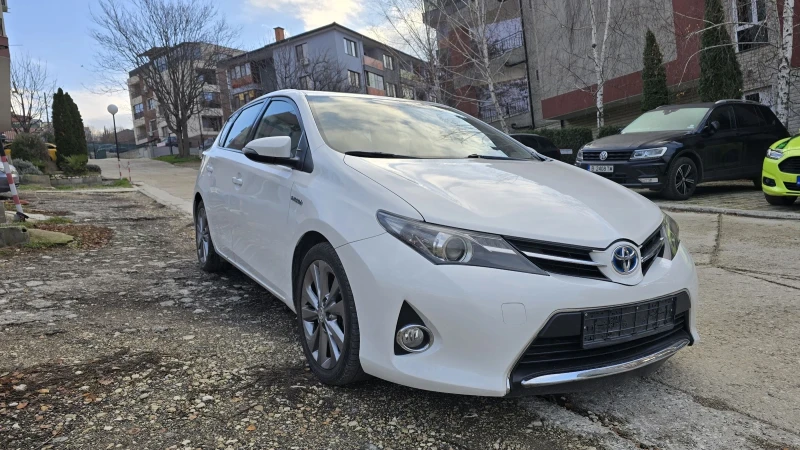 Toyota Auris Hybrid * Keyless * Camera, снимка 2 - Автомобили и джипове - 48329706