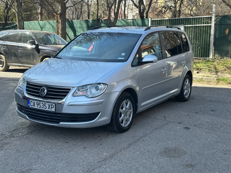 VW Touran 1.9 TDI, снимка 2 - Автомобили и джипове - 49440369